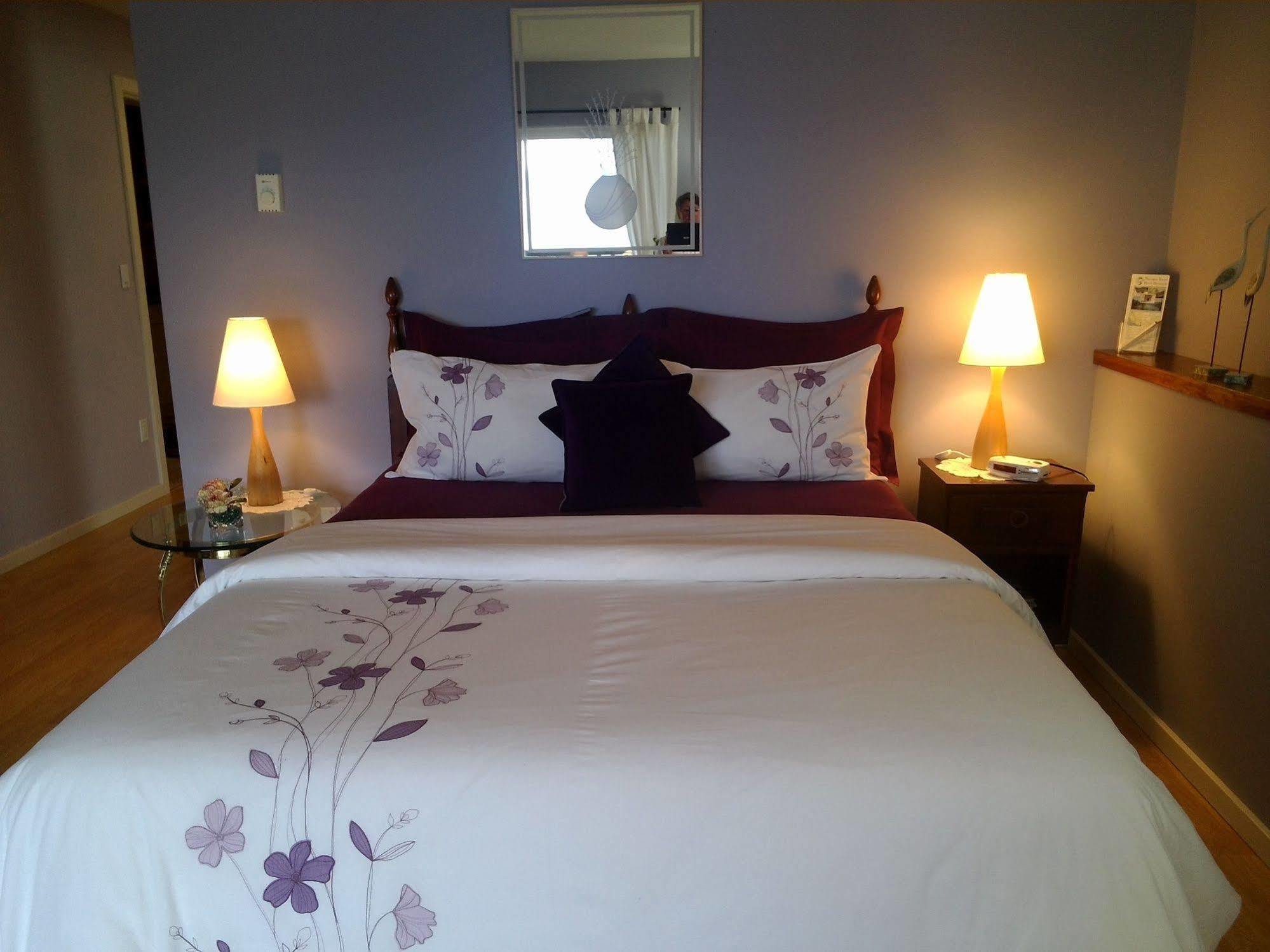 Sechelt Inlet B&B ภายนอก รูปภาพ