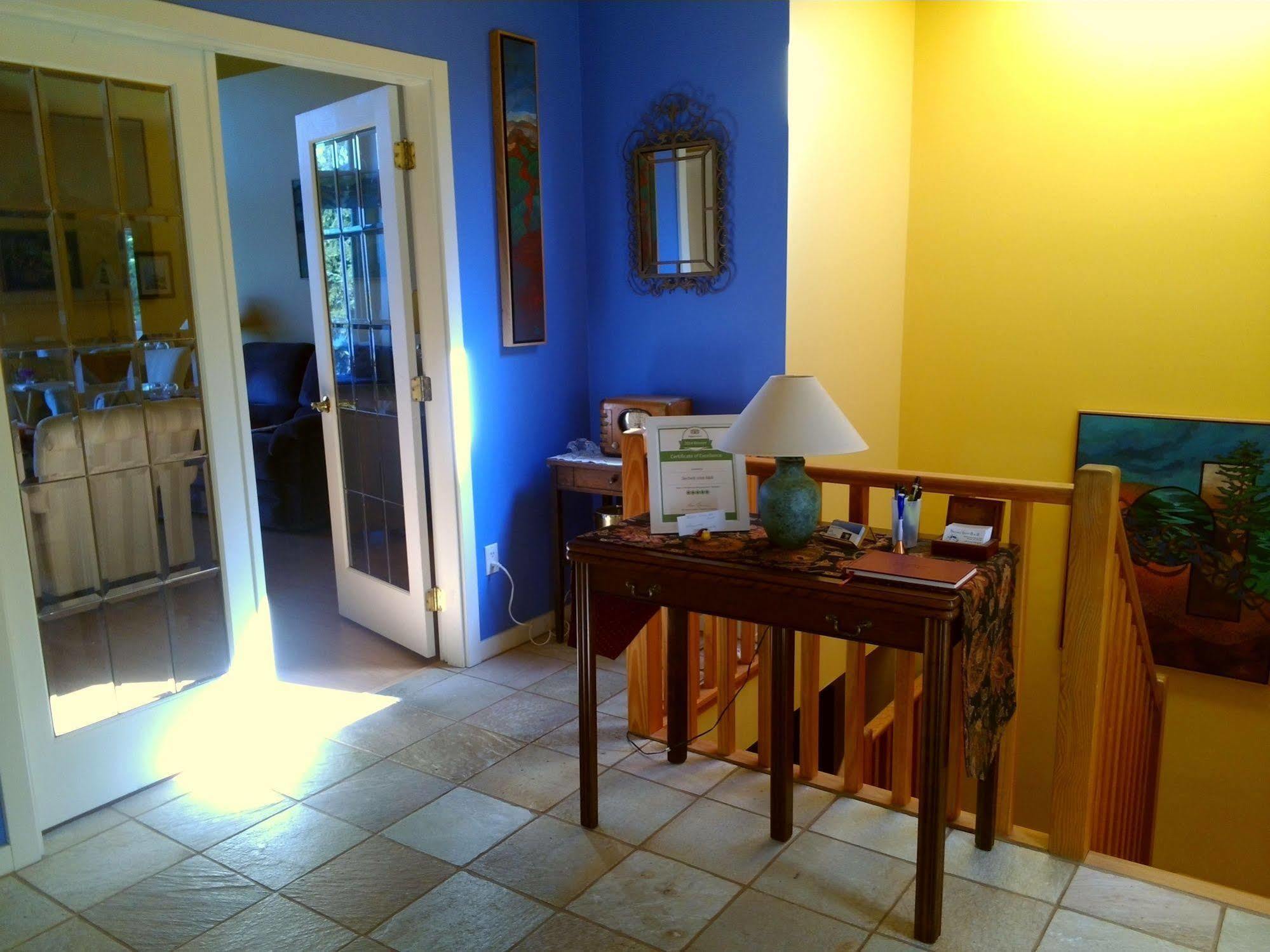 Sechelt Inlet B&B ภายนอก รูปภาพ