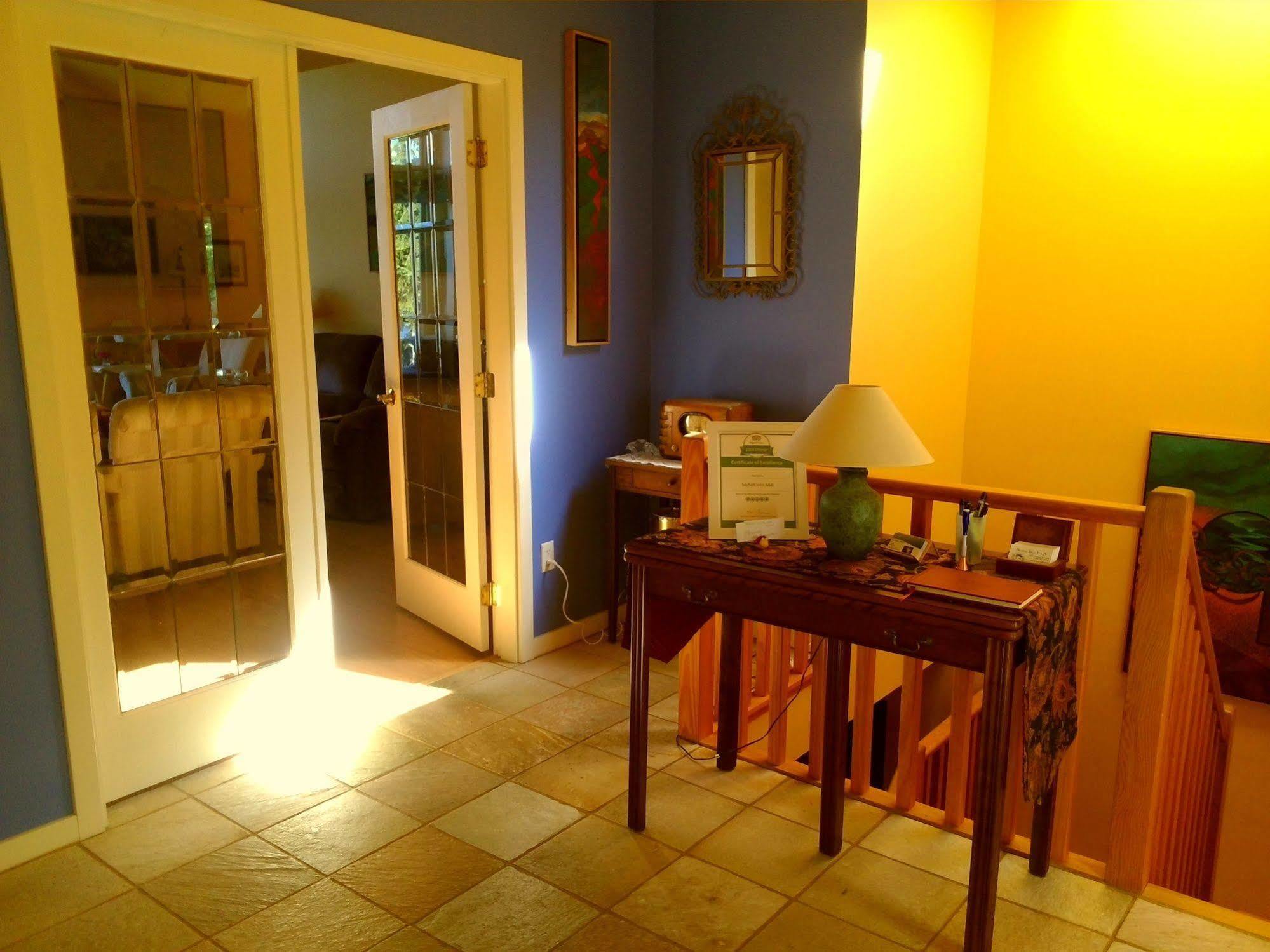 Sechelt Inlet B&B ภายนอก รูปภาพ